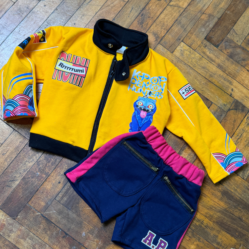 Conjunto Rumi Chaqueta y short Rumi del equipo HUNTRXS