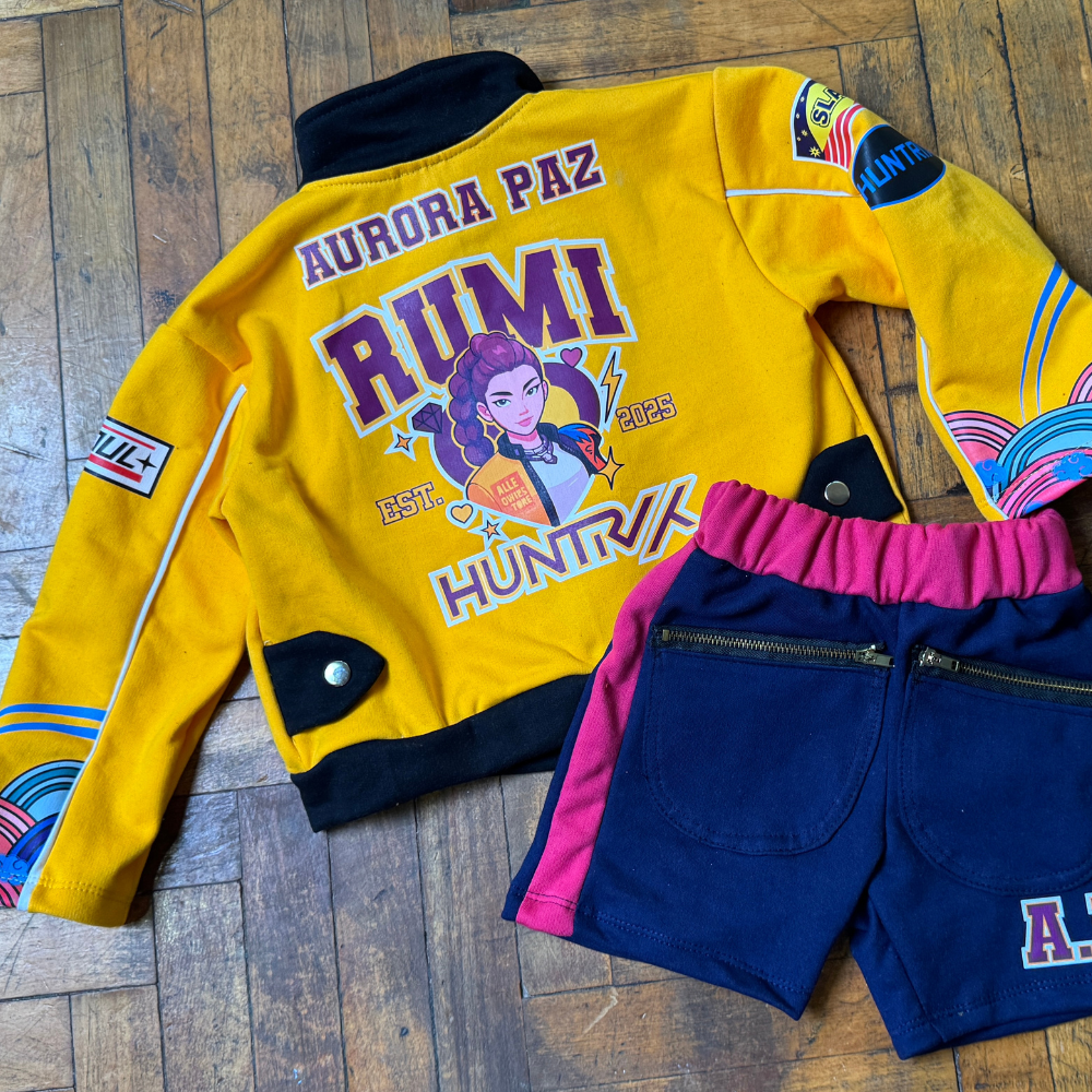 Conjunto Rumi Chaqueta y short Rumi del equipo HUNTRXS